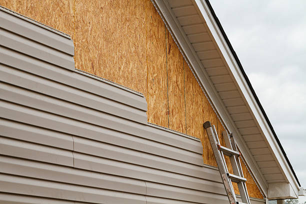 24/7 Emergency Vinyl Siding experts in Maynard, MA